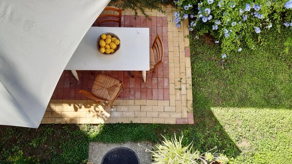 Boden-Garten mit Sitzplatz